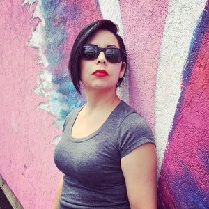 Meet your Posher, Cynthia